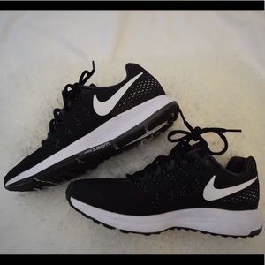 NEW Nike Zoom Pegasus 33 Running Sneakers Size 7.5
